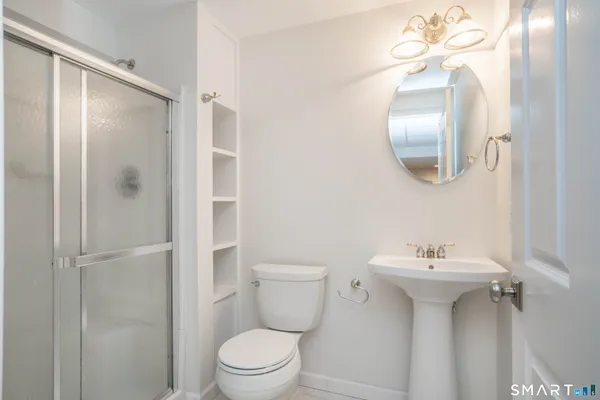 $980,000 | 17 Stillwood Chase, Simsbury, CT 06089