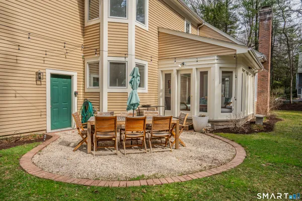 $980,000 | 17 Stillwood Chase, Simsbury, CT 06089