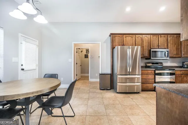 $375,000 | 403 Wiltshire Court, Warner Robins, GA 31088