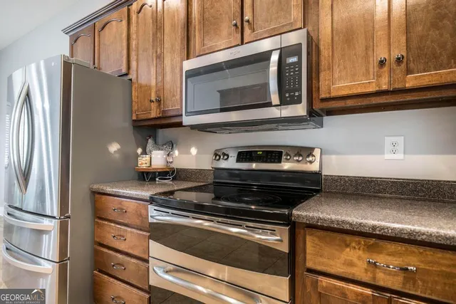 $375,000 | 403 Wiltshire Court, Warner Robins, GA 31088