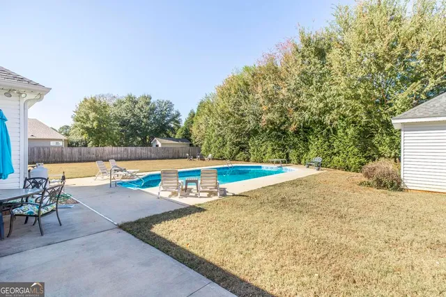 $375,000 | 403 Wiltshire Court, Warner Robins, GA 31088