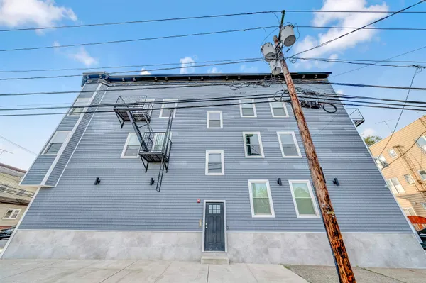 $1,800 | 91 East 21st Street, Unit 1, Bayonne, NJ 07002