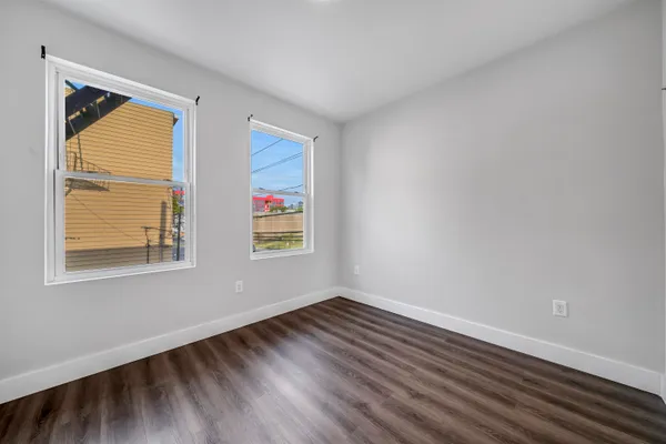 $1,800 | 91 East 21st Street, Unit 1, Bayonne, NJ 07002