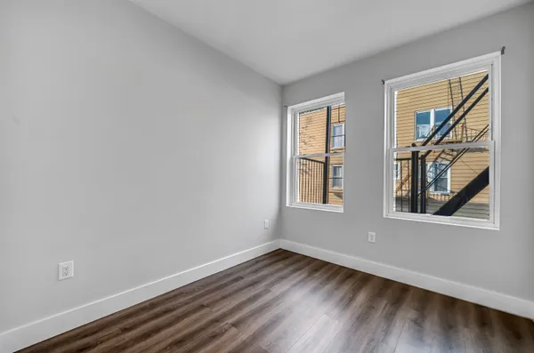 $1,800 | 91 East 21st Street, Unit 1, Bayonne, NJ 07002