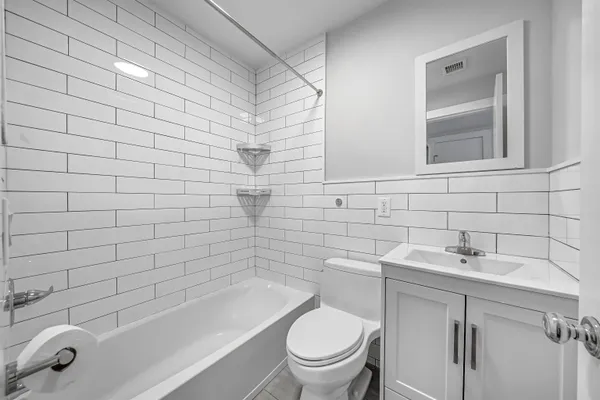 $1,800 | 91 East 21st Street, Unit 1, Bayonne, NJ 07002