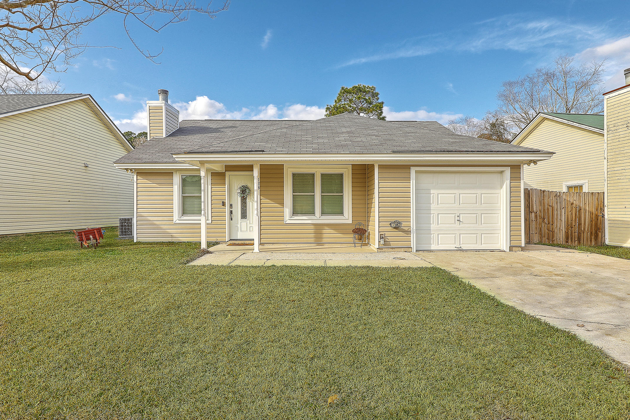 123 Manchester Road Summerville, SC 29486 - Photo 15 of 16 Front of House