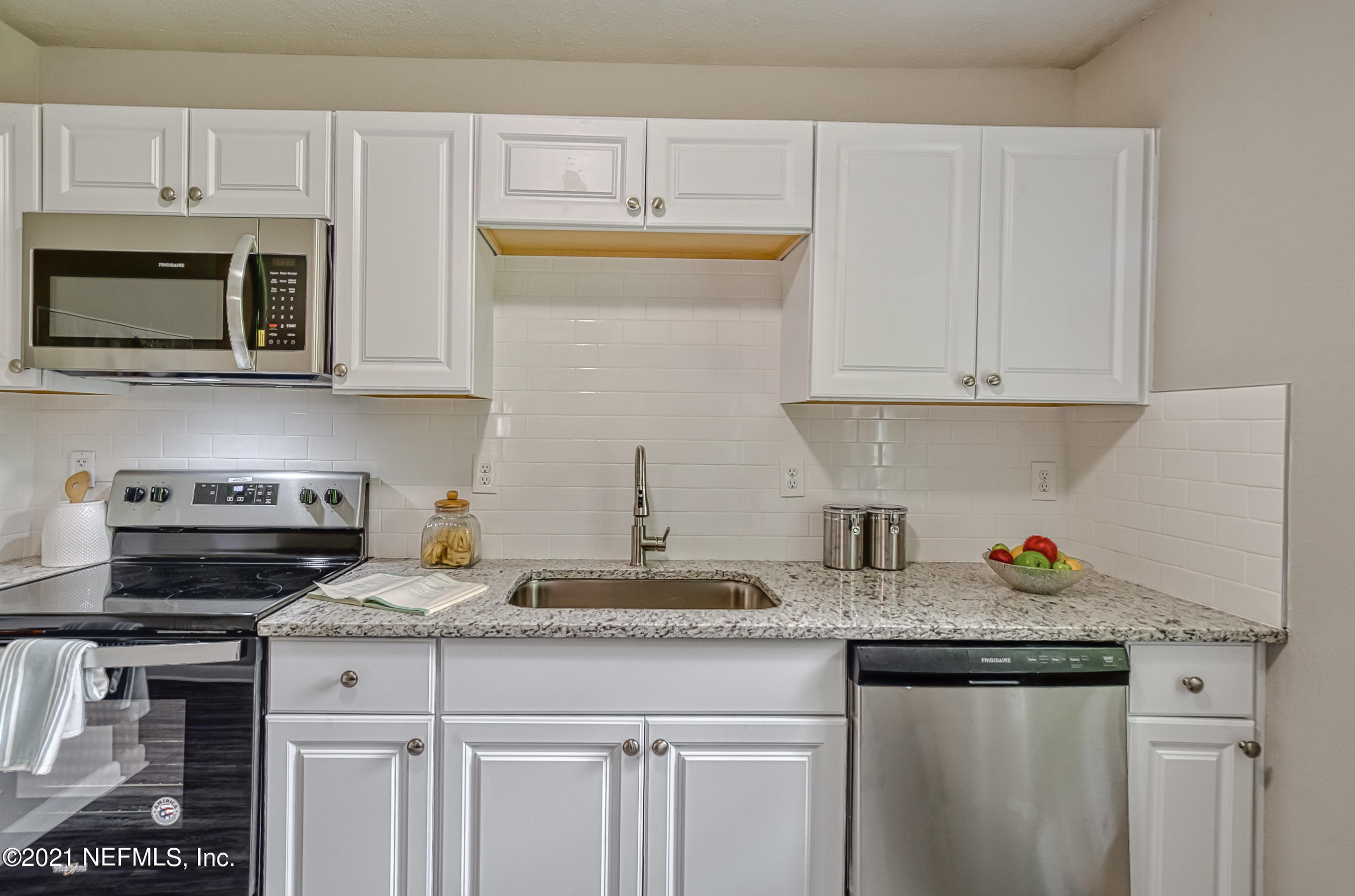 5319 Woodcrest Road Jacksonville, FL 32205 - Photo 18 of 36 Kitchen