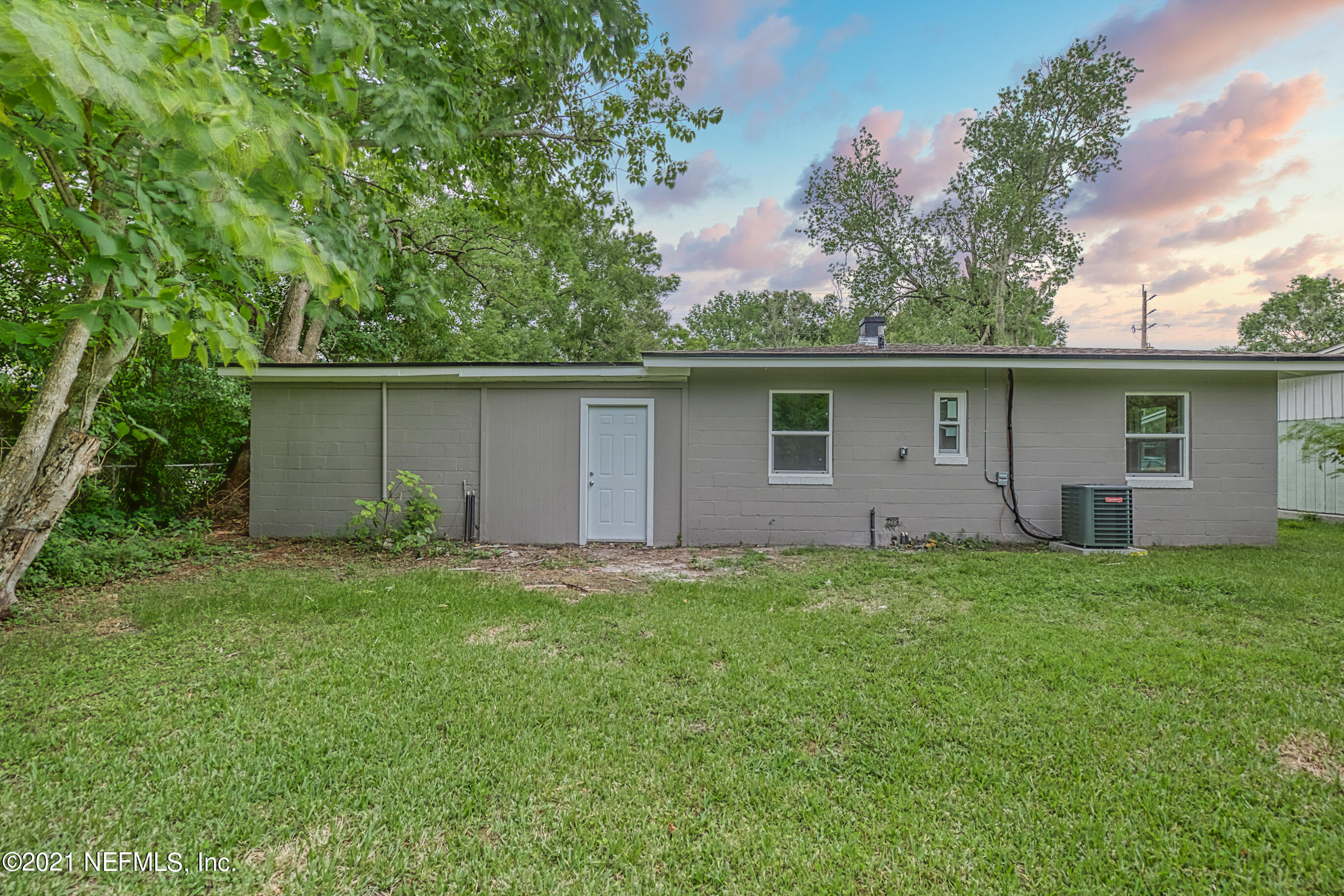 5319 Woodcrest Road Jacksonville, FL 32205 - Photo 34 of 36 Back of Home