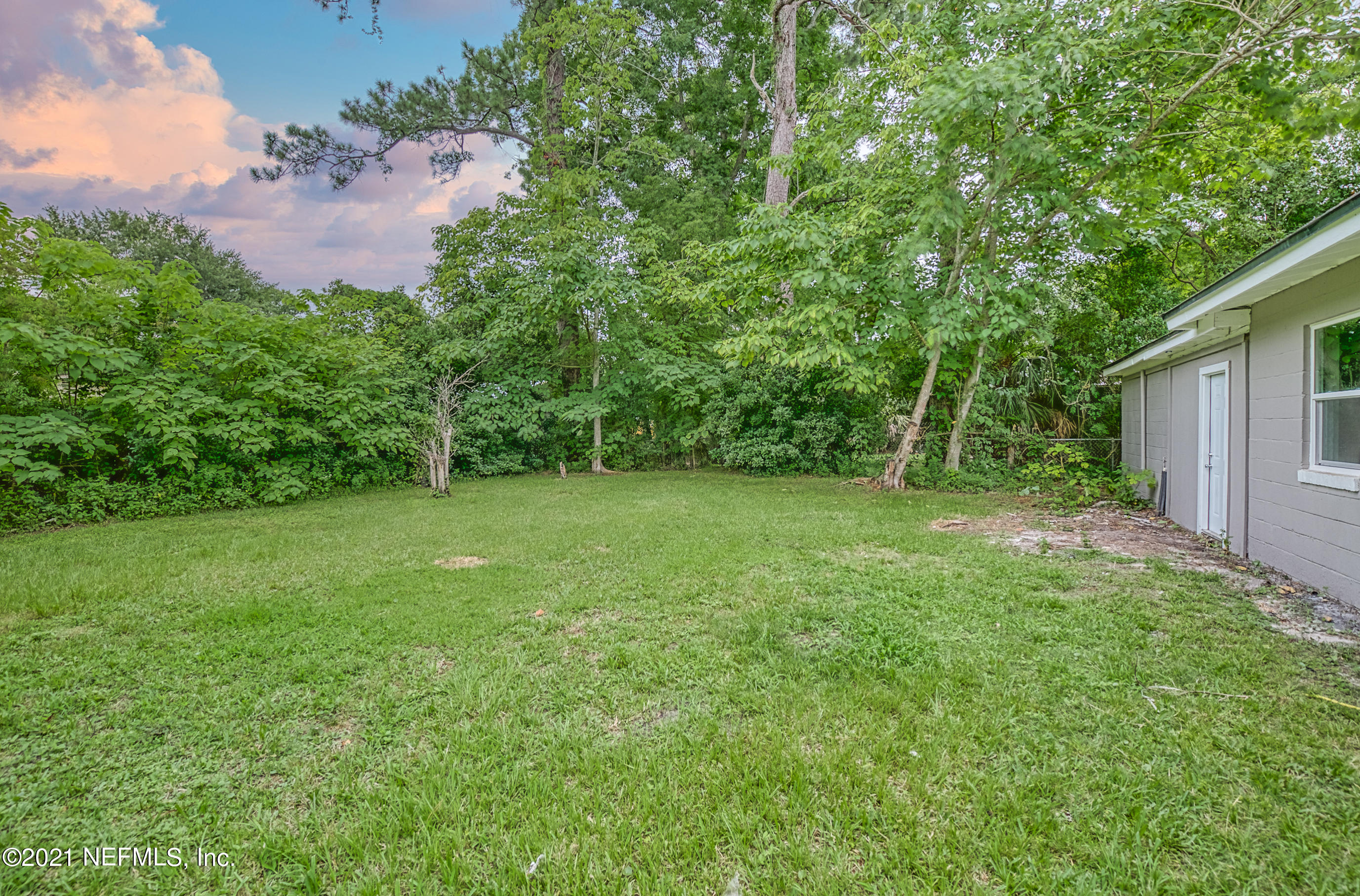 5319 Woodcrest Road Jacksonville, FL 32205 - Photo 36 of 36 Backyard