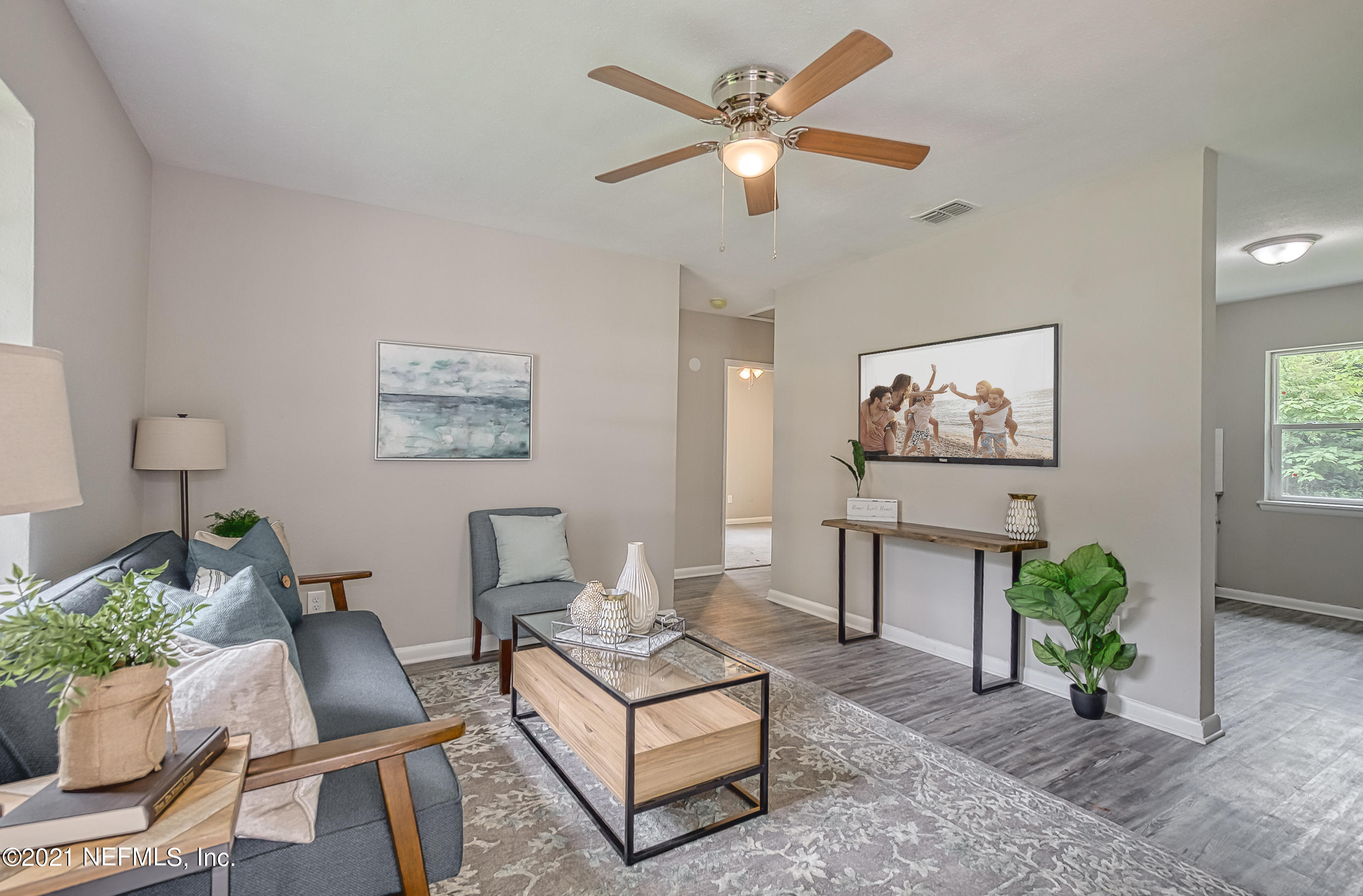 5319 Woodcrest Road Jacksonville, FL 32205 - Photo 6 of 36 Living Room
