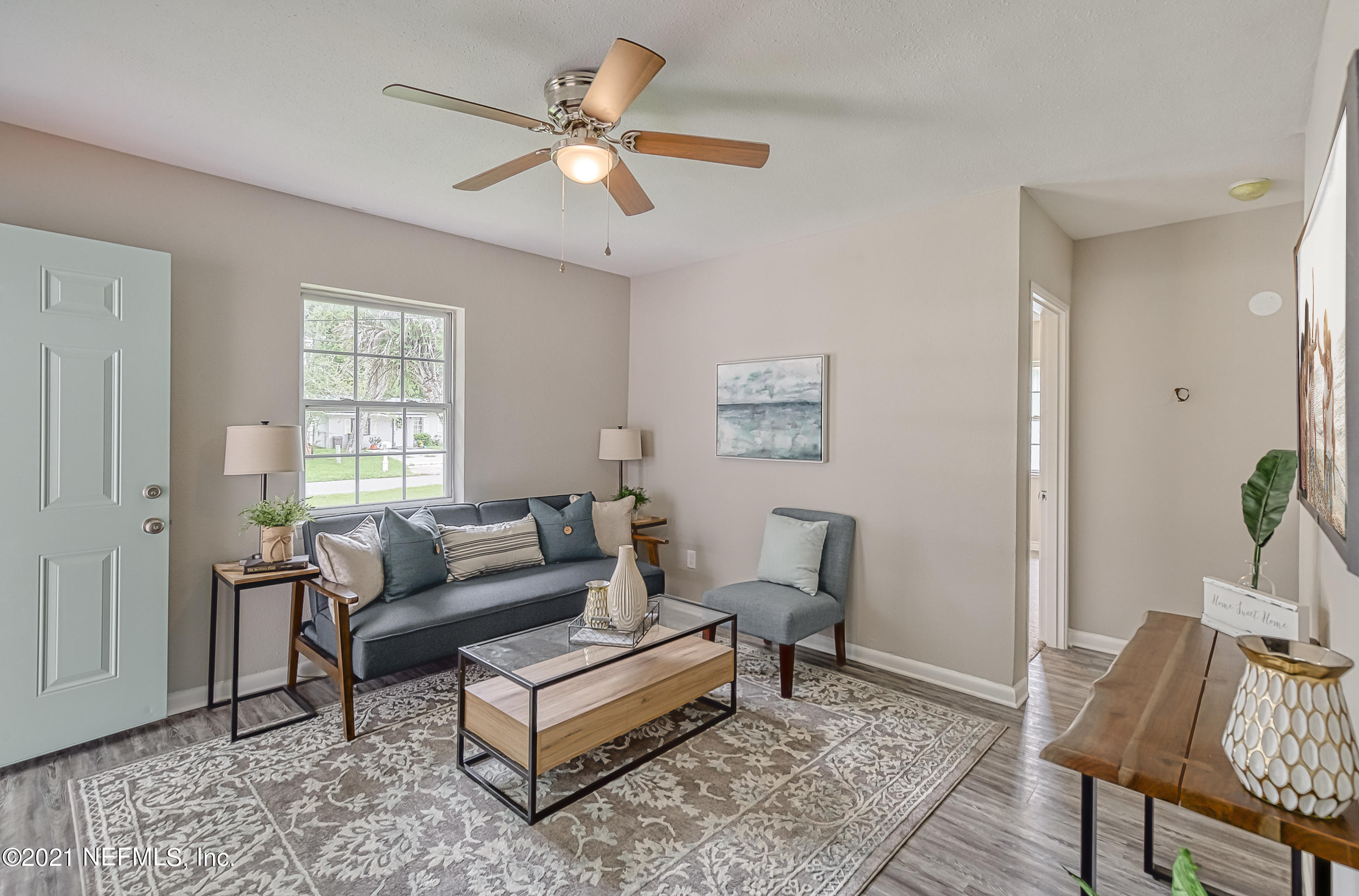 5319 Woodcrest Road Jacksonville, FL 32205 - Photo 7 of 36 Living Room