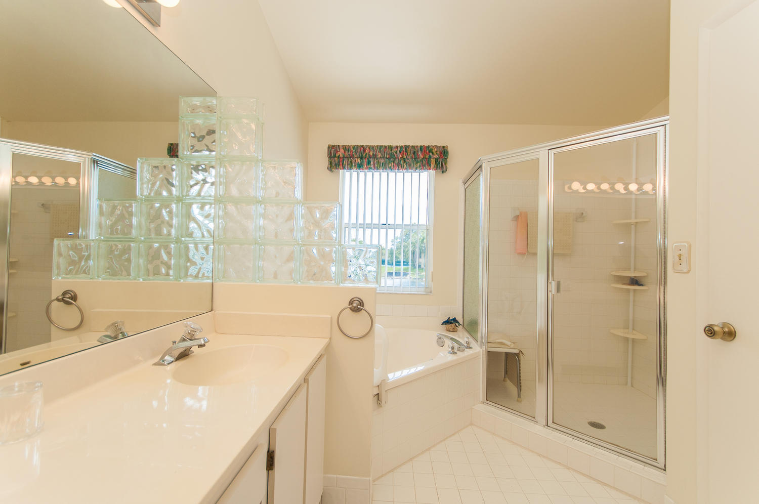 6029 Old Court Road, Unit 1008 Boca Raton, FL 33433 - Photo 4 of 35 6029 Old Court Rd 1008 Boca-large-035-Ma