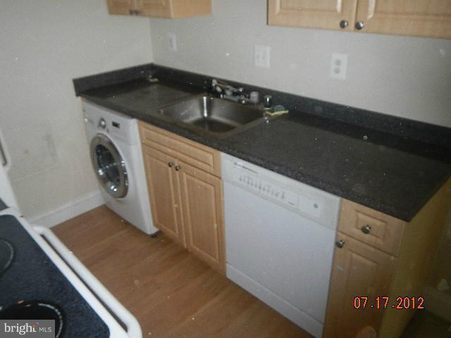 1009 Chillum Road, Unit 401 Hyattsville, MD 20782 - Photo 2 of 7 Kitchen