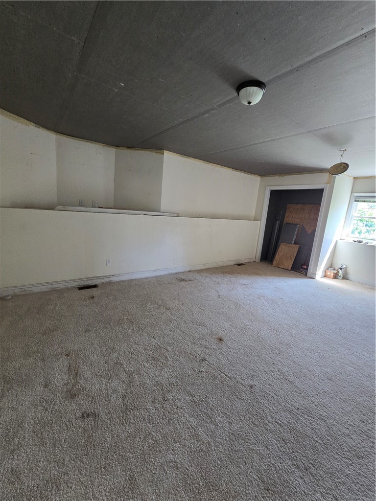 140 Lake View Road Cranston, RI 02920 - Photo 14 of 24 Gallery Image 14