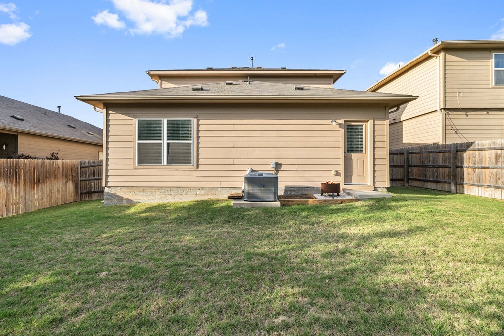 6517 Ranchito Drive Austin, TX 78744 - Photo 36 of 36 Well kept home exterior all throughout