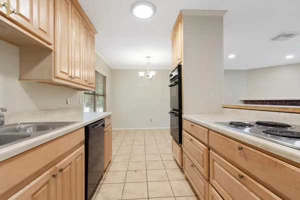 $1,850 | 32 Marabou Place, The Woodlands, TX 77380