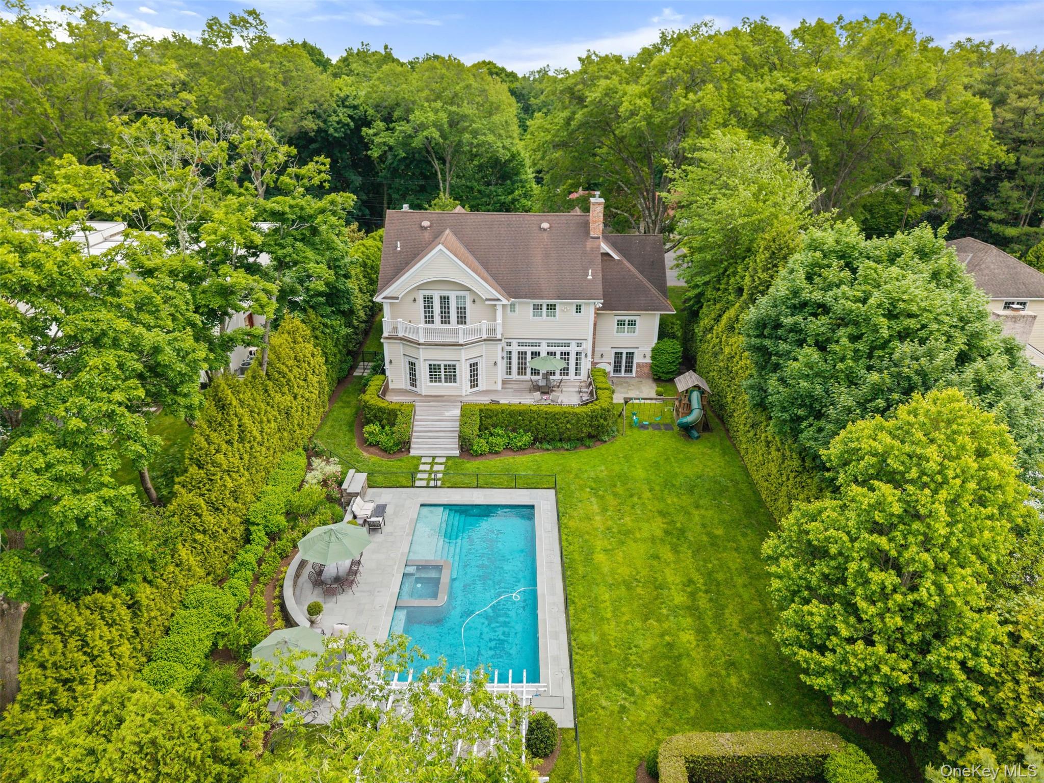 64 Stratton Road Scarsdale, NY 10583 - Photo 2 of 49