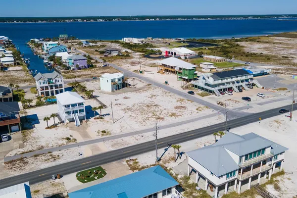 $3,789,900 | 8212 Gulf Boulevard, Navarre, FL 32566