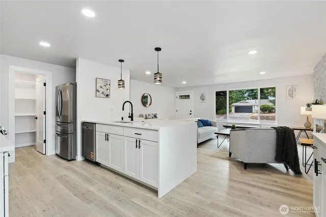 $795,000 | 2131 105th Place Southeast, Everett, WA 98208