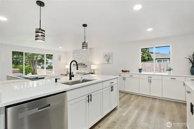 $795,000 | 2131 105th Place Southeast, Everett, WA 98208