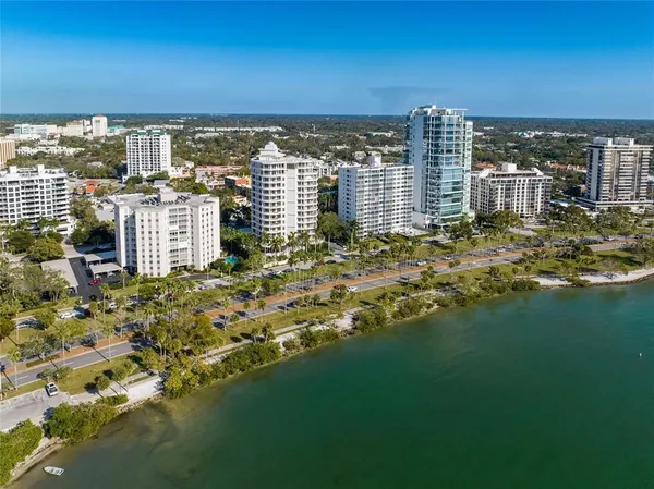 $665,000 | 435 South Gulfstream Avenue, Unit 1103, Sarasota, FL 34236