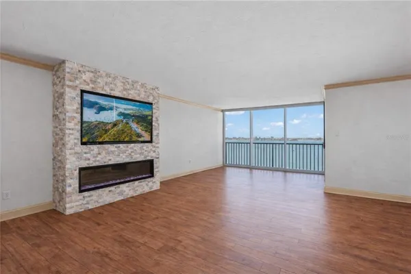 $665,000 | 435 South Gulfstream Avenue, Unit 1103, Sarasota, FL 34236