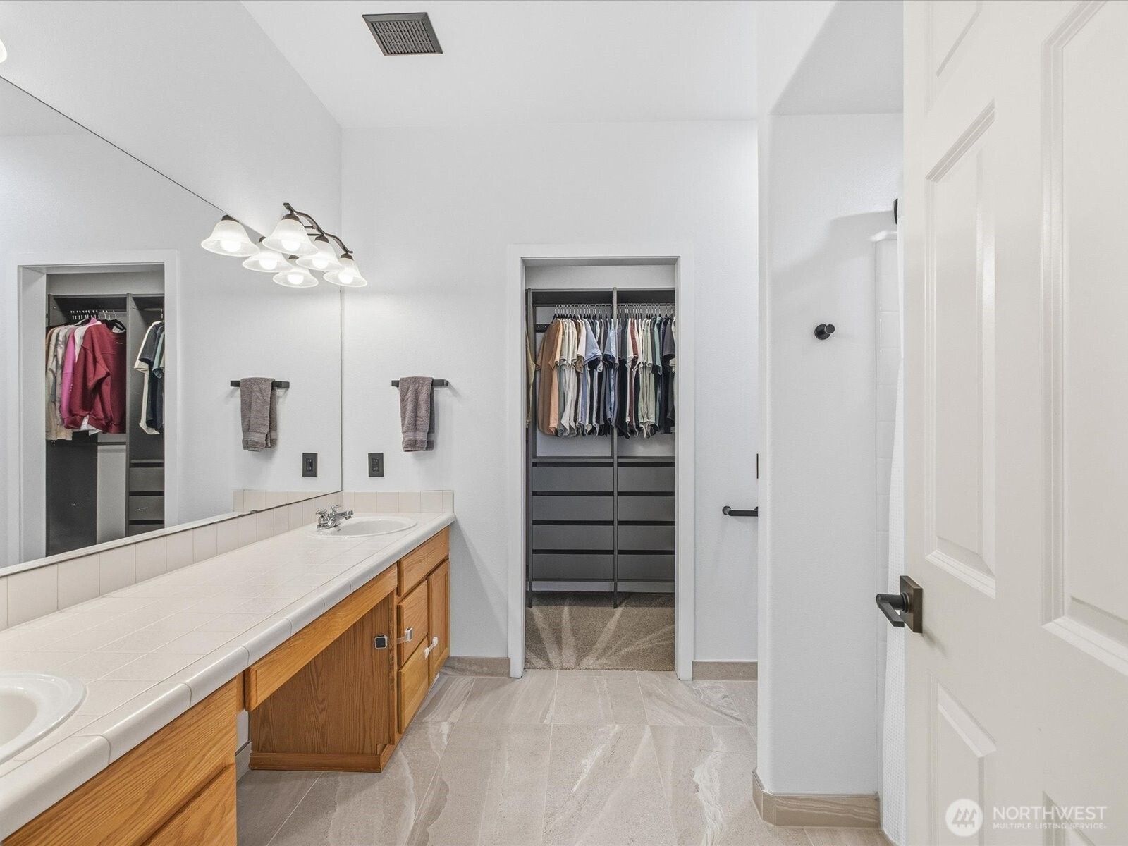 16501 48th Avenue West, Unit B Edmonds, WA 98026 - Photo 15 of 32