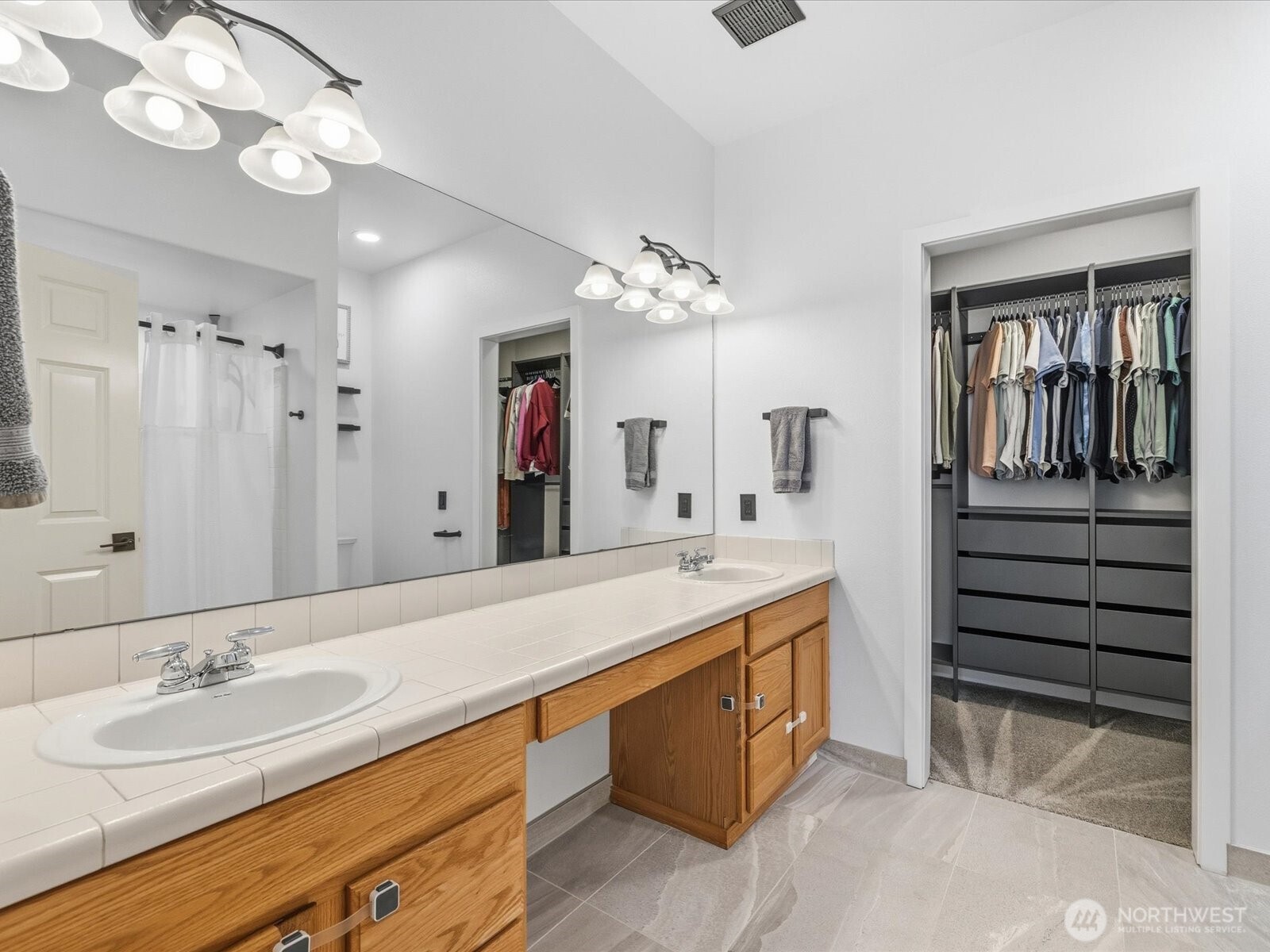 16501 48th Avenue West, Unit B Edmonds, WA 98026 - Photo 16 of 32