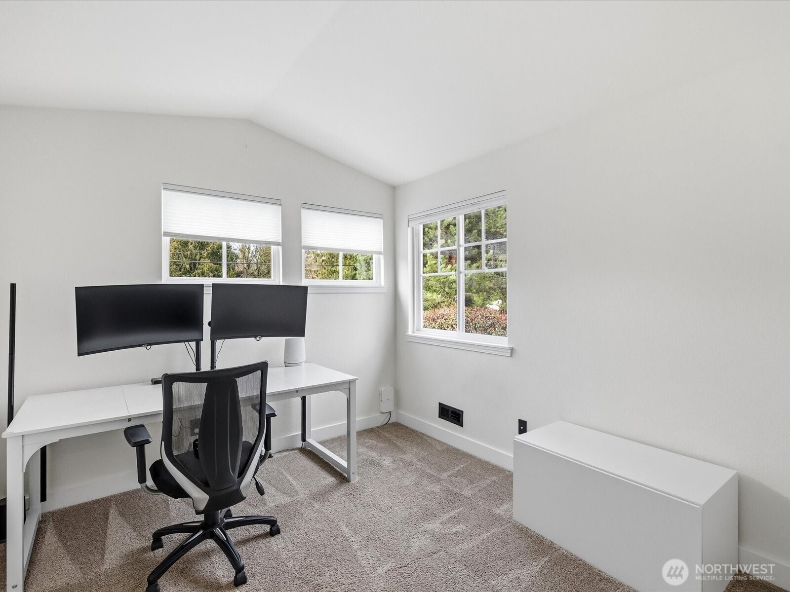 16501 48th Avenue West, Unit B Edmonds, WA 98026 - Photo 24 of 32