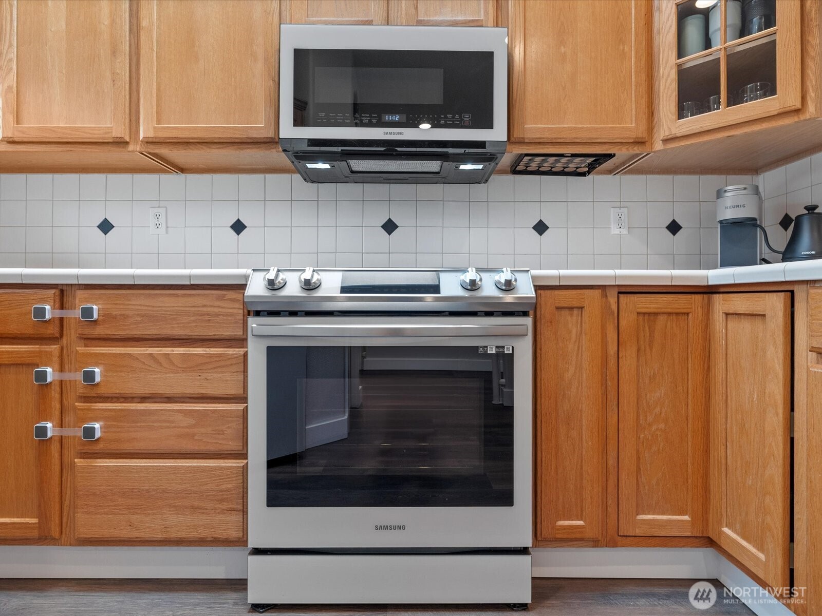 16501 48th Avenue West, Unit B Edmonds, WA 98026 - Photo 6 of 32