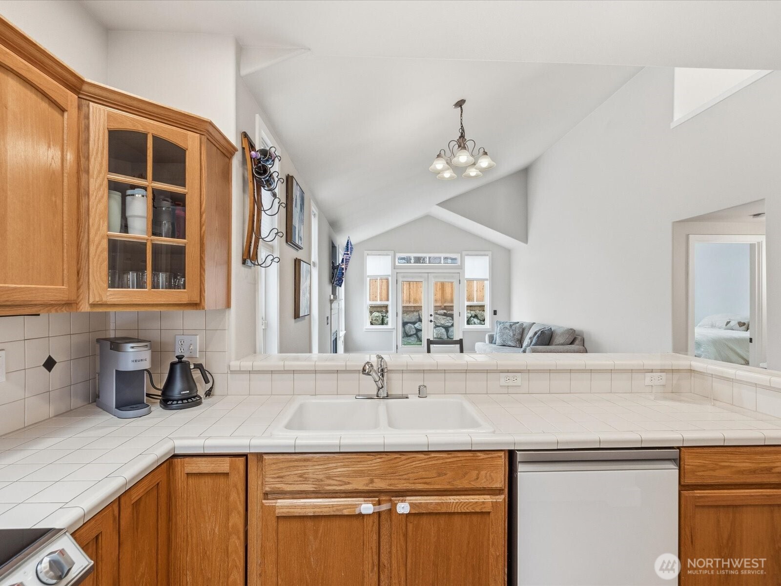 16501 48th Avenue West, Unit B Edmonds, WA 98026 - Photo 7 of 32