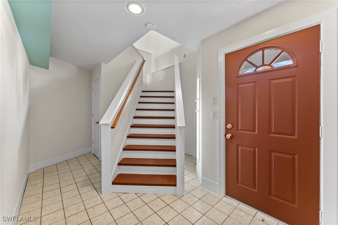 662 East Rocks Drive Sanibel, FL 33957 - Photo 4 of 39 Gallery Image 4