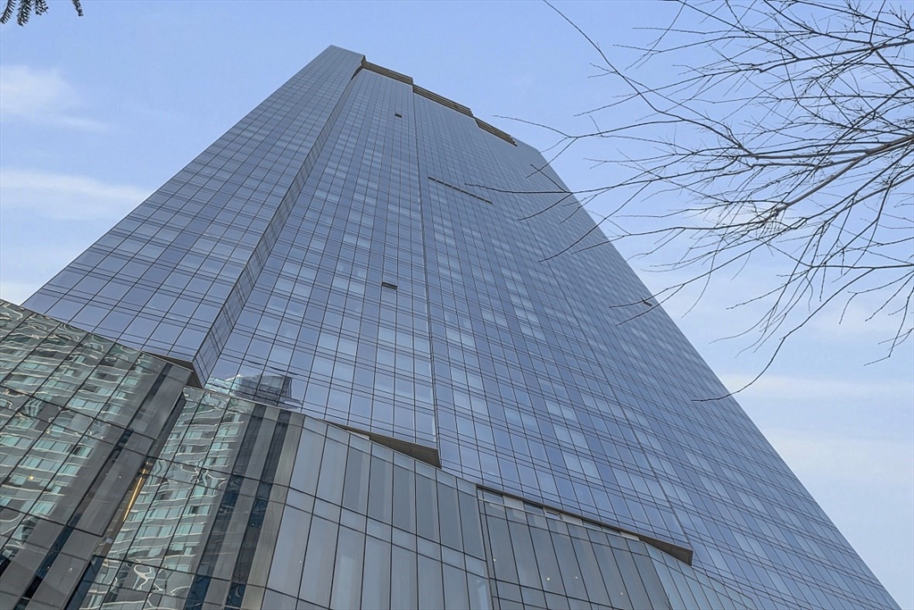 1 Franklin Street, Unit 4606 Boston, MA 02110 - Photo 34 of 38 a view of outdoor space