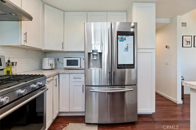 $599,000 | 834 Robles Place, Corona, CA 92882