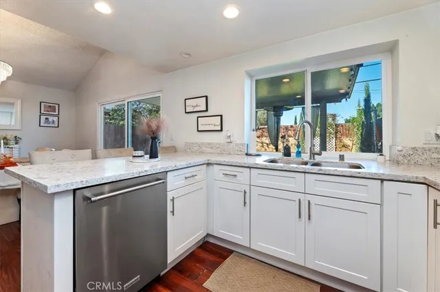 $599,000 | 834 Robles Place, Corona, CA 92882