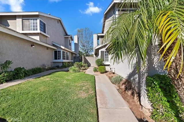$599,000 | 834 Robles Place, Corona, CA 92882