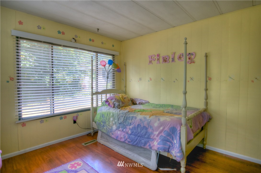 10416 Mullen Road Southeast Olympia, WA 98513 - Photo 11 of 21 Gallery Image 11
