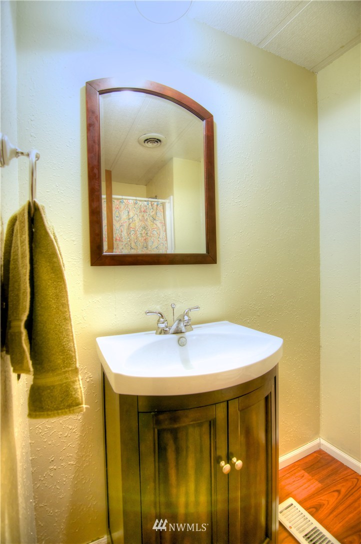 10416 Mullen Road Southeast Olympia, WA 98513 - Photo 13 of 21 Gallery Image 13