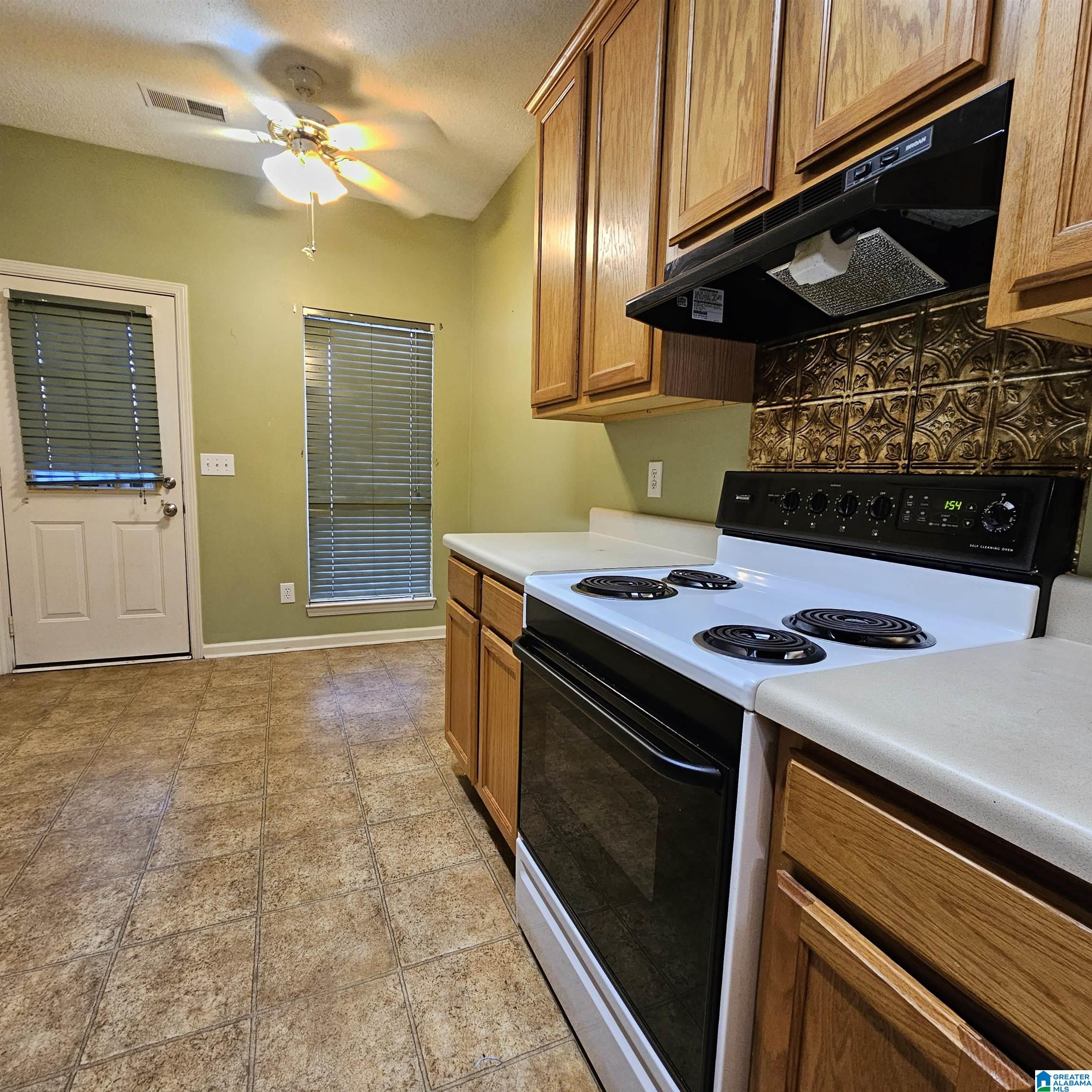 1809 Copperfield Lane Center Point, AL 35215 - Photo 14 of 35
