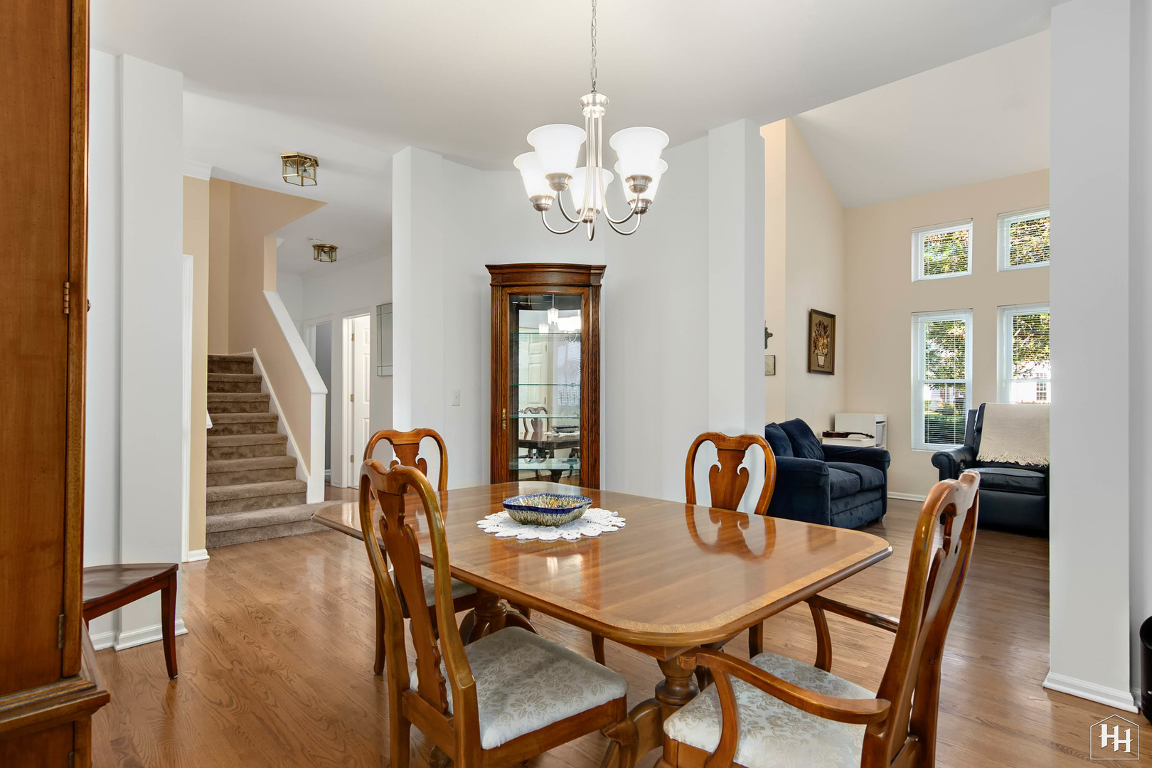 420 5th Street Wheeling, IL 60090 - Photo 13 of 34 a dining room with furniture and window