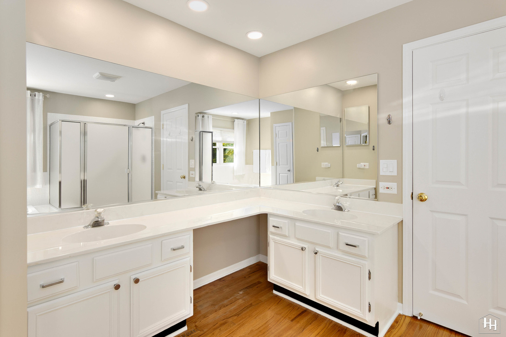 420 5th Street Wheeling, IL 60090 - Photo 20 of 34 a bathroom with a double vanity sink mirror and double