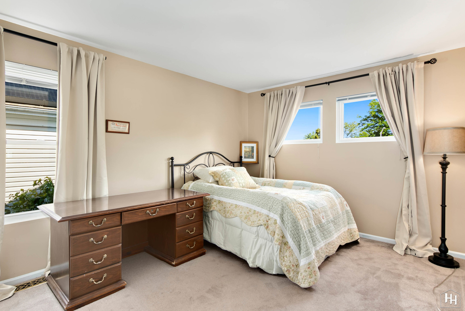 420 5th Street Wheeling, IL 60090 - Photo 24 of 34 a bedroom with a bed and a dresser