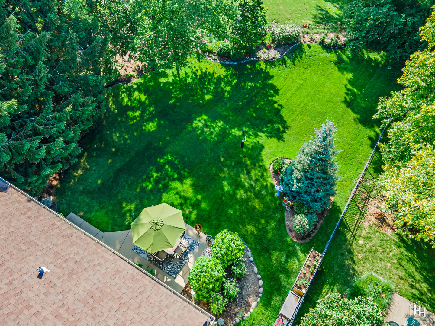 420 5th Street Wheeling, IL 60090 - Photo 34 of 34 a backyard of a house with lots of green space
