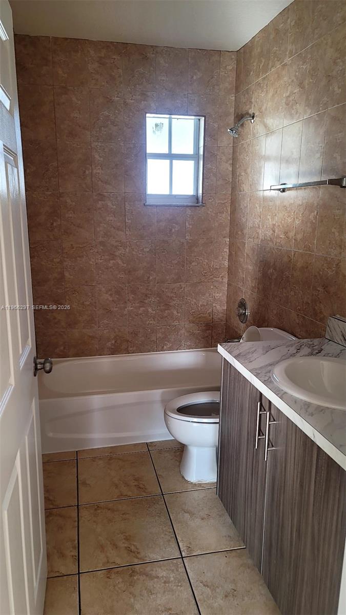 3252 Northwest 94th Street Miami, FL 33147 - Photo 13 of 16