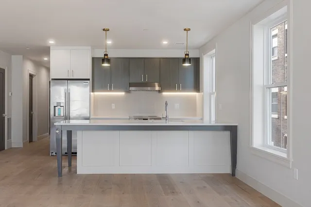 $1,050,000 | 59 Spear Street, Unit 201, Quincy, MA 02169