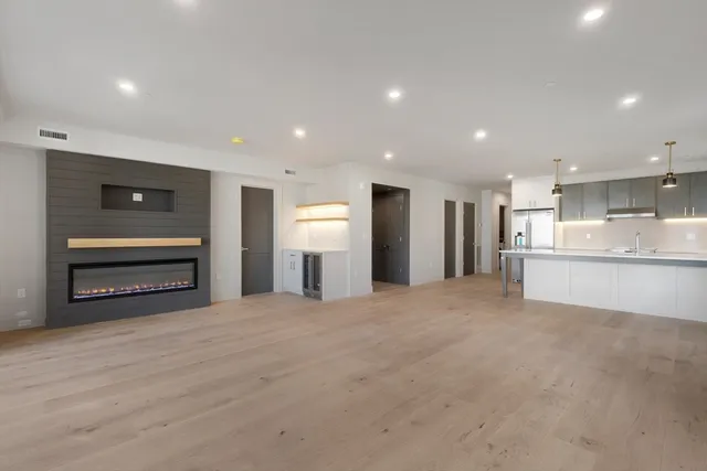 $1,050,000 | 59 Spear Street, Unit 201, Quincy, MA 02169