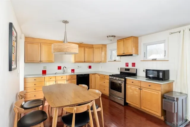 $329,900 | 39 Greengage Circle, Amherst, NY 14051