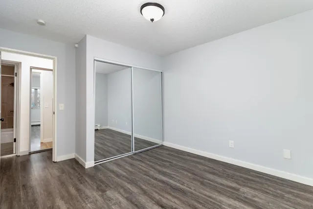 $145,000 | 4351 Parklawn Avenue, Unit 7E, Edina, MN 55435