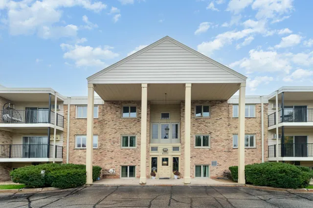 $145,000 | 4351 Parklawn Avenue, Unit 7E, Edina, MN 55435