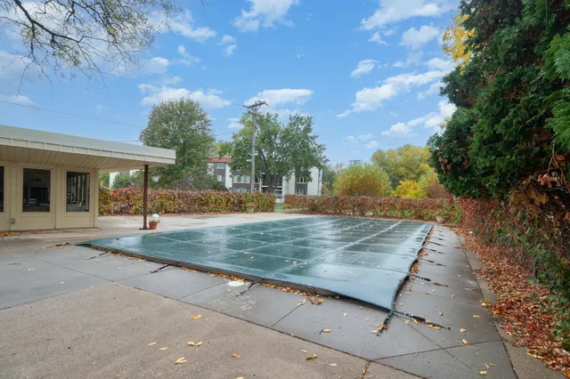 $145,000 | 4351 Parklawn Avenue, Unit 7E, Edina, MN 55435